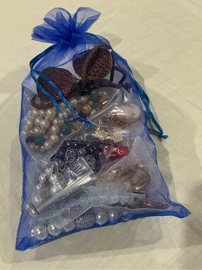 Mixed jewelry lot necklace, bracelet, earrings